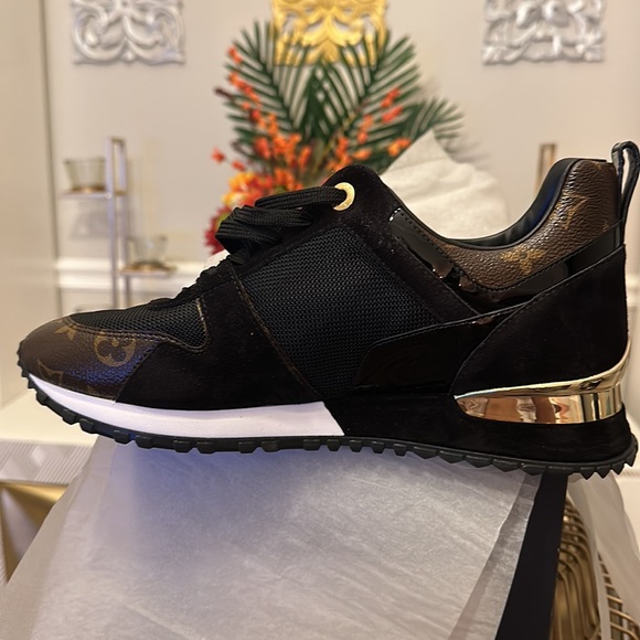 Authentic Louis Vuitton (Run Away Sneaker) New never worn still in original box. - Picture 4 of 5